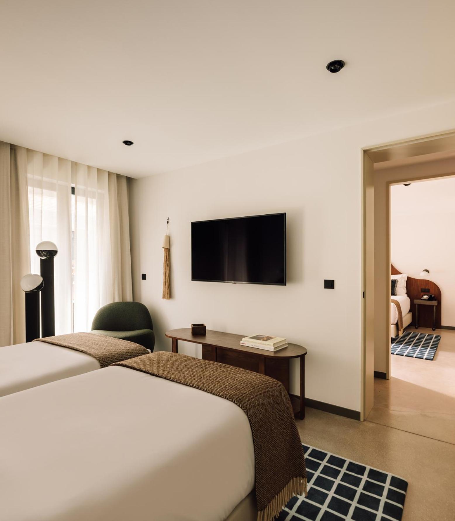 The Rebello Hotel & Spa - Small Luxury Hotels Of The World Вила-Нова-ди-Гая Экстерьер фото A room at the hotel
