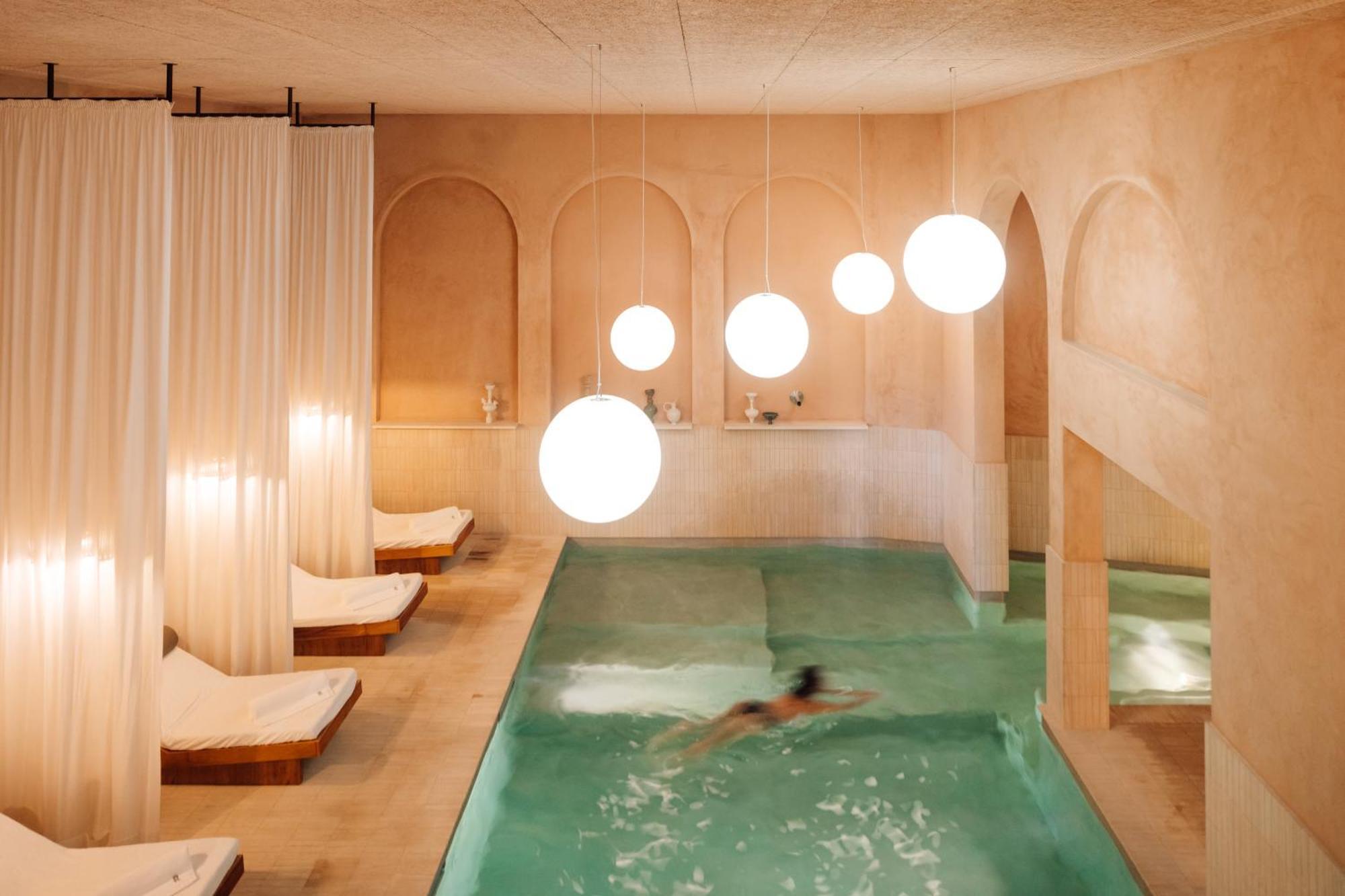 The Rebello Hotel & Spa - Small Luxury Hotels Of The World Вила-Нова-ди-Гая Экстерьер фото The spa at The Standard, East Village