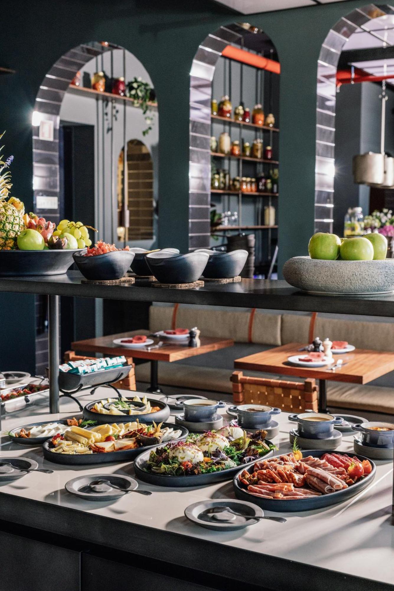 The Rebello Hotel & Spa - Small Luxury Hotels Of The World Вила-Нова-ди-Гая Экстерьер фото The interior of the restaurant